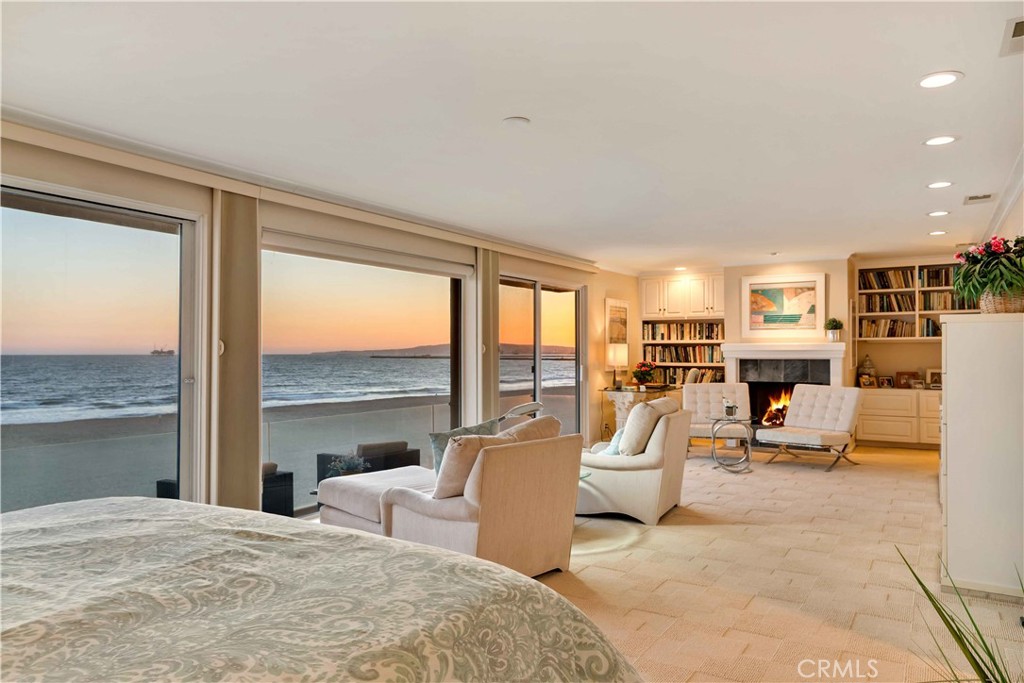 67 Surfside Avenue Surfside, CA 92649 - Photo 45 of 61 Primary Suite spans entire back of home