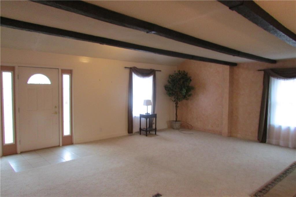 3110 Mercer Road New Castle, PA 16105 - Photo 5 of 25 Spacious Living room.