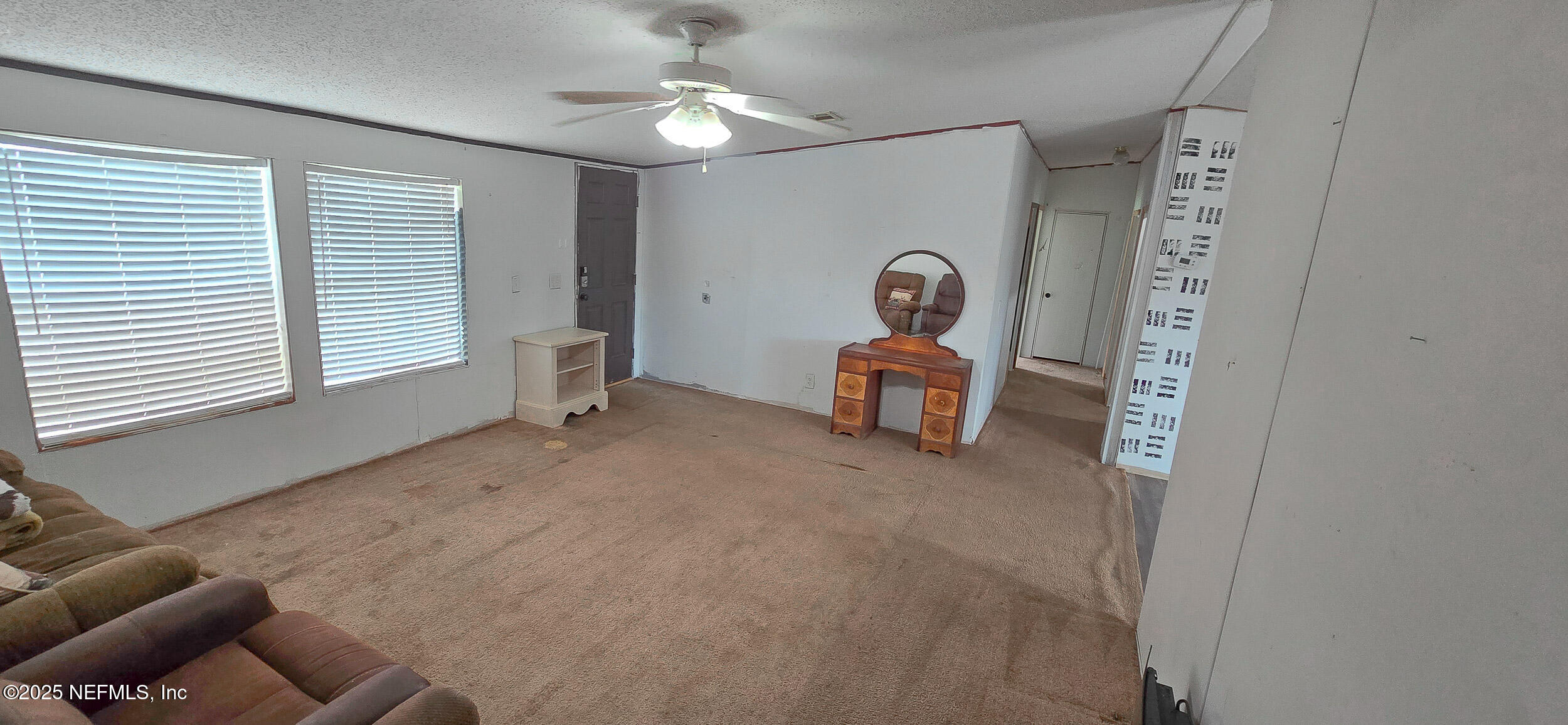 11325 Young Road, Unit 1 Jacksonville, FL 32218 - Photo 10 of 32 Family Room alt view