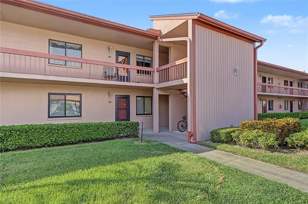 $149,900 | 110 Lakeside Court, Unit 110, Oldsmar, FL 34677