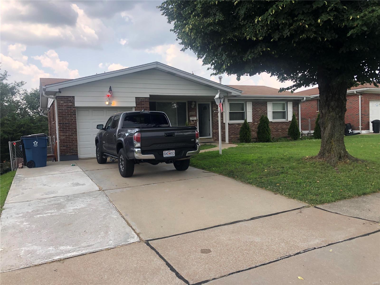 4626 Weber Road St. Louis, MO 63123 - Photo 1 of 25 Gallery Image 1