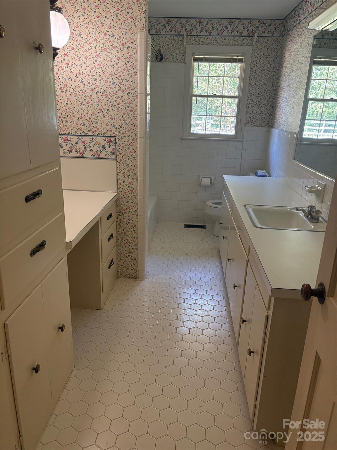 507 Poplar Springs Church Road Shelby, NC 28152 - Photo 38 of 47 a bathroom with a sink a toilet and tub