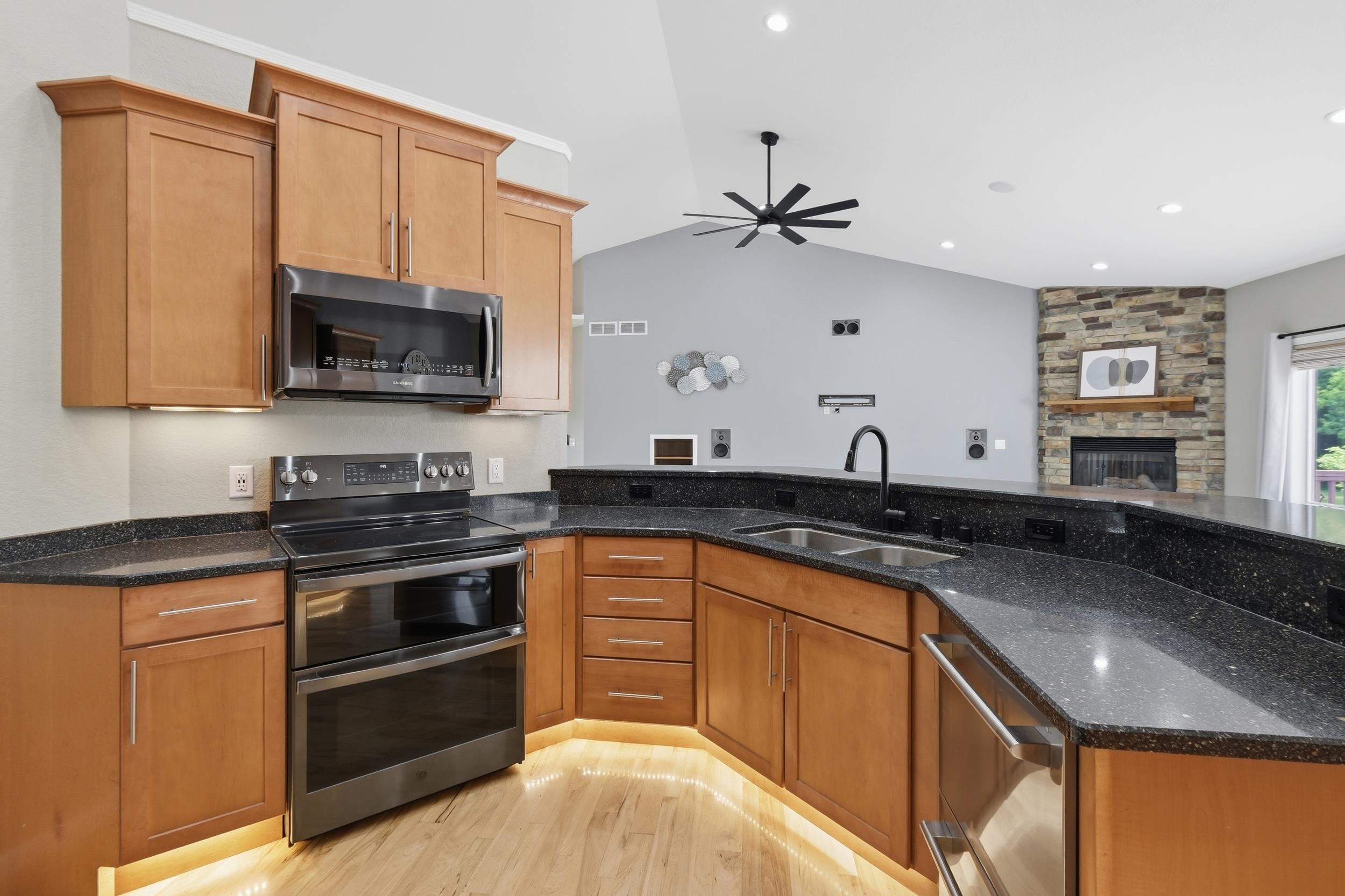 3017 Craig Lane Sun Prairie, WI 53590 - Photo 13 of 59