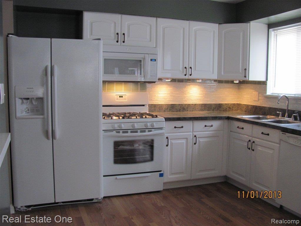 Crystal/Glass Backsplash