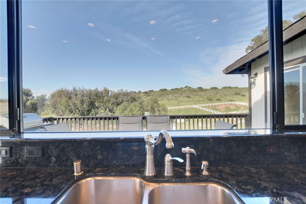 32068 Anna Marie Lane Bonsall, CA 92003 - Photo 8 of 54