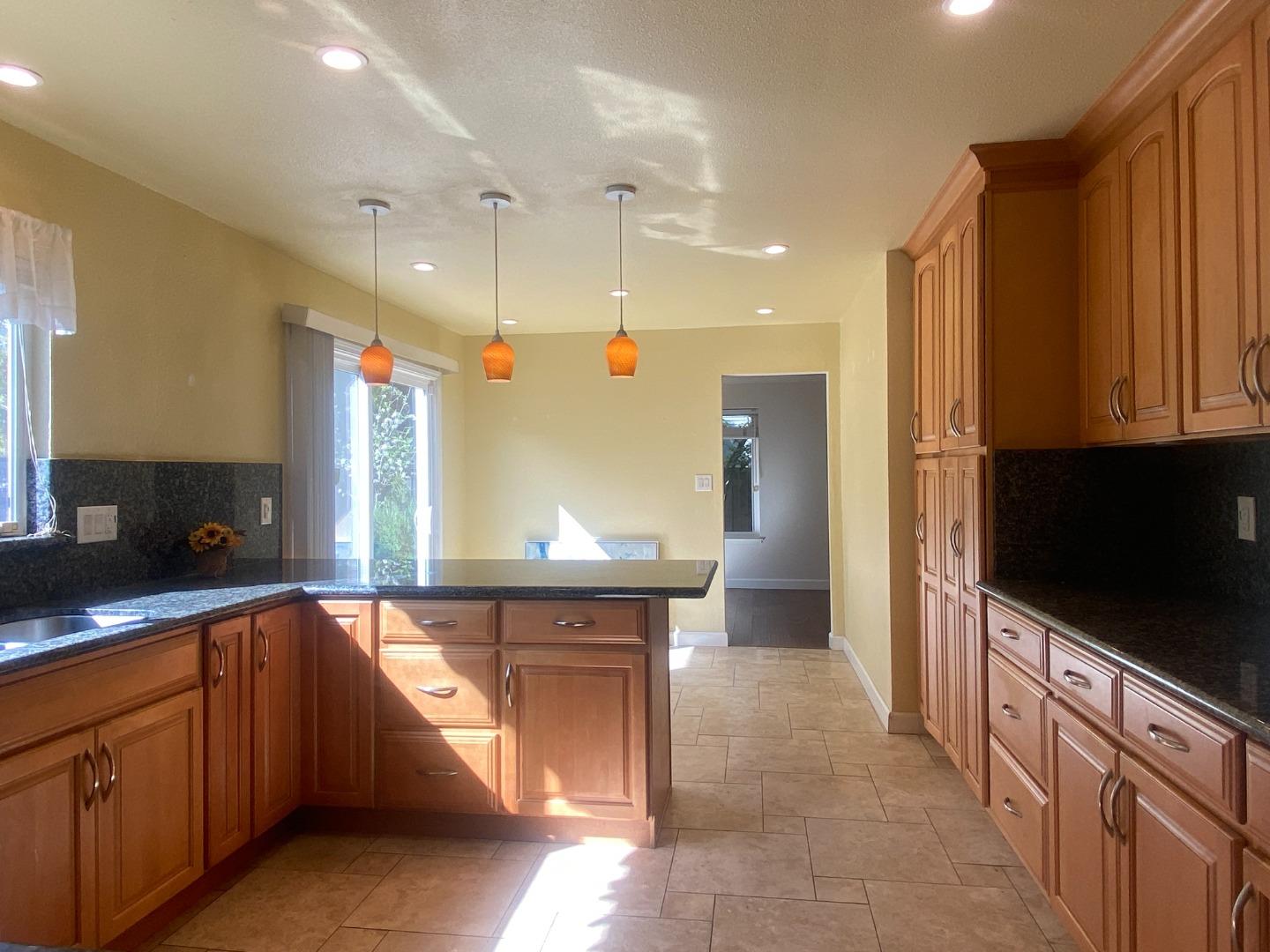 852 Arcturus Circle Foster City, CA 94404 - Photo 10 of 31