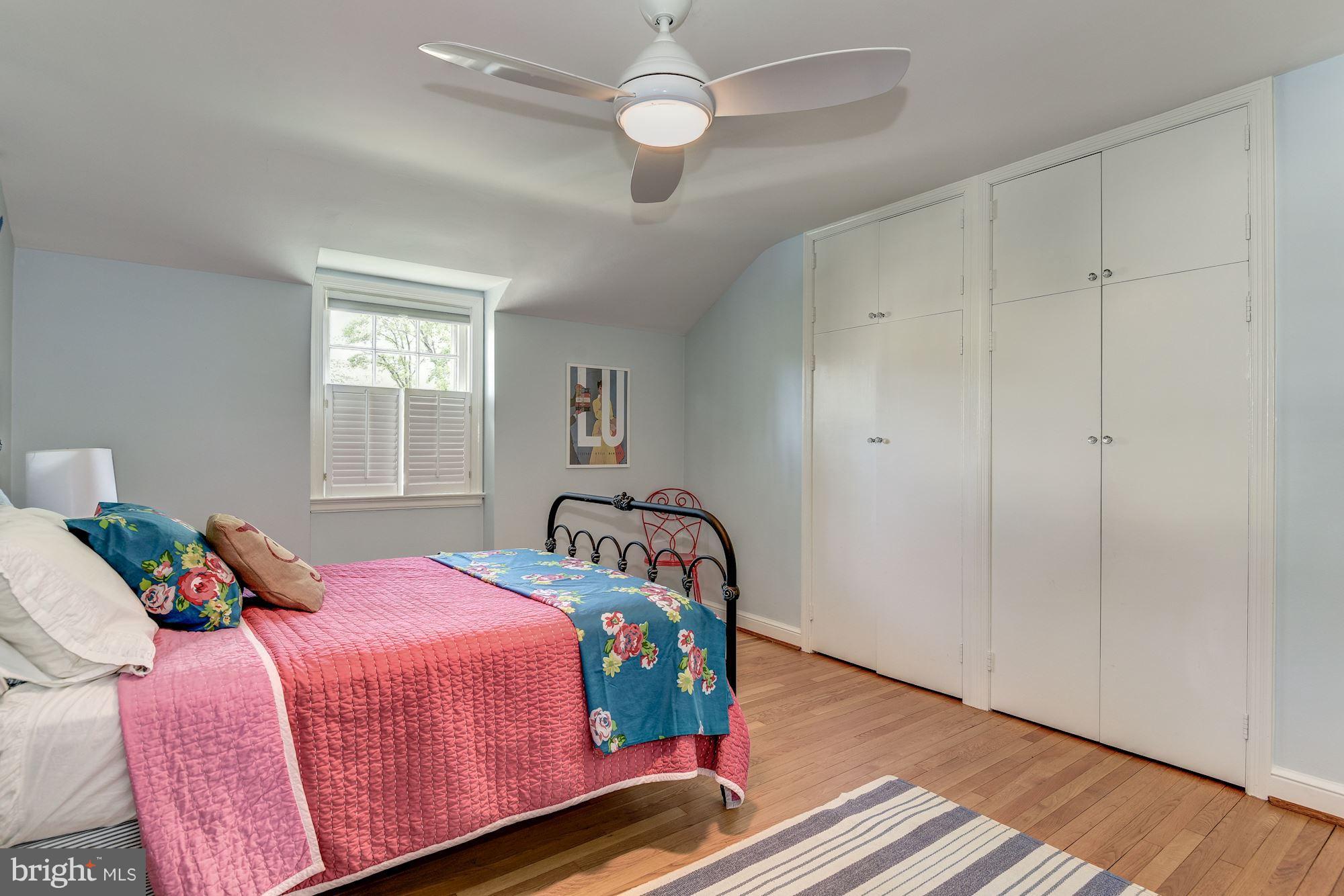 5704 Overlea Road Bethesda, MD 20816 - Photo 20 of 29 Large Closet