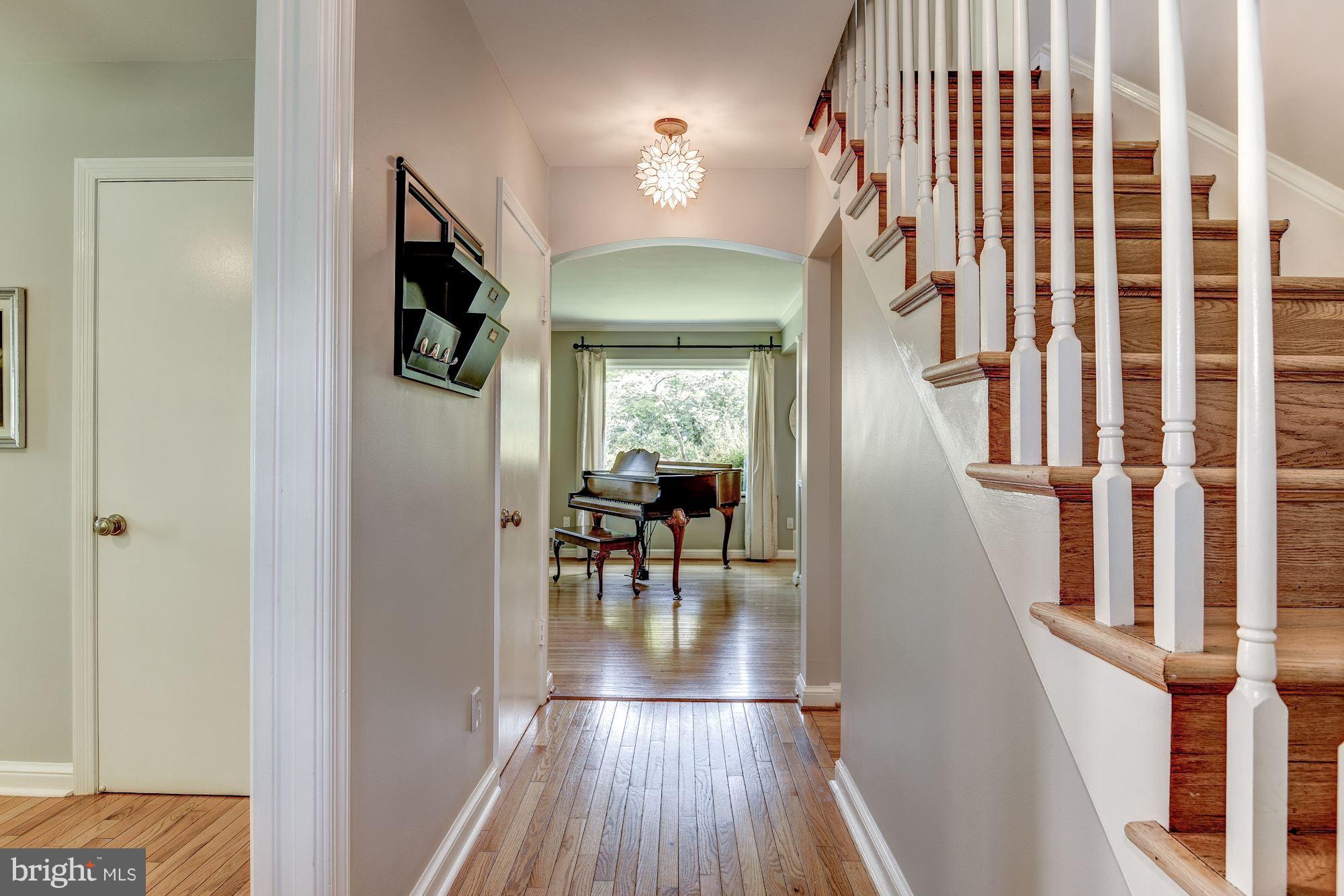 5704 Overlea Road Bethesda, MD 20816 - Photo 3 of 29 Entry with View of Yard