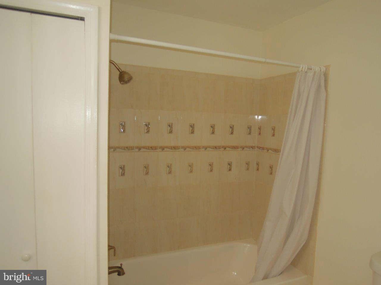 9730 Ranger Road Fairfax, VA 22030 - Photo 6 of 28 Bath