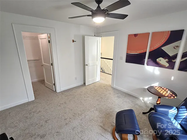 a view of livingroom with furniture