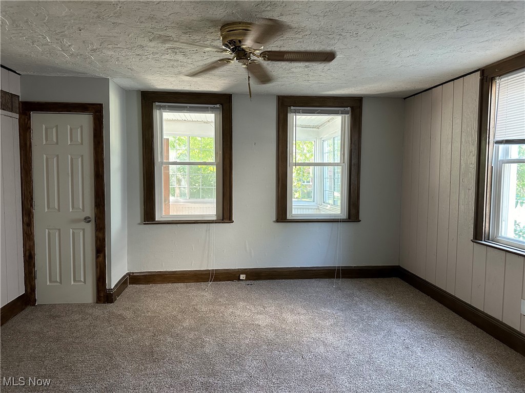 2303 Ashurst Road Cleveland, OH 44118 - Photo 8 of 36