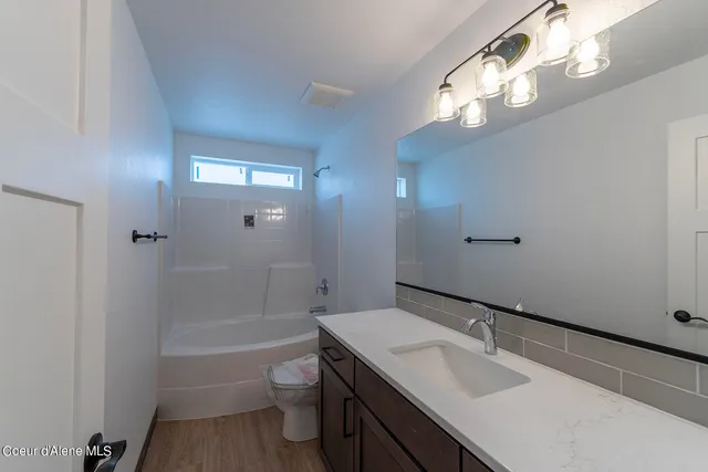 $484,900 | 2 East Valley Street, Oldtown, ID 83822