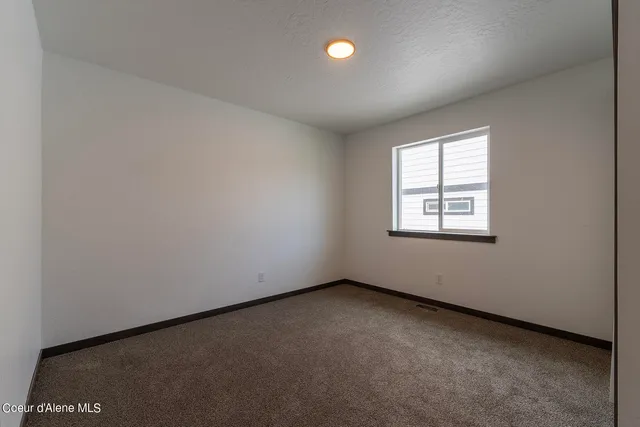 $484,900 | 2 East Valley Street, Oldtown, ID 83822