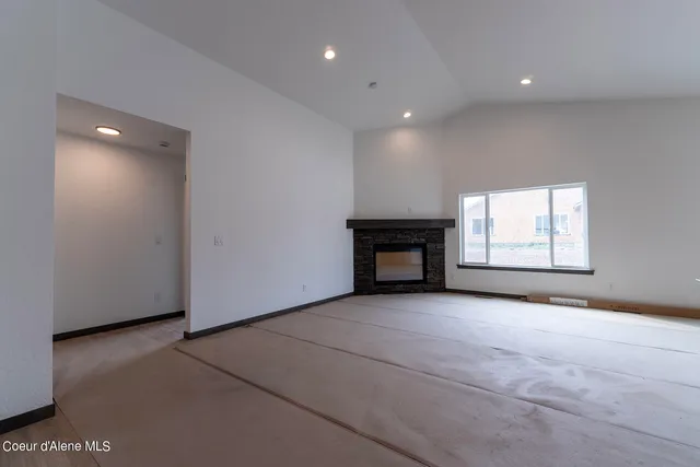 $484,900 | 2 East Valley Street, Oldtown, ID 83822