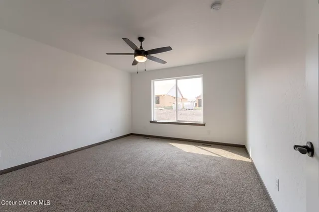 $484,900 | 2 East Valley Street, Oldtown, ID 83822