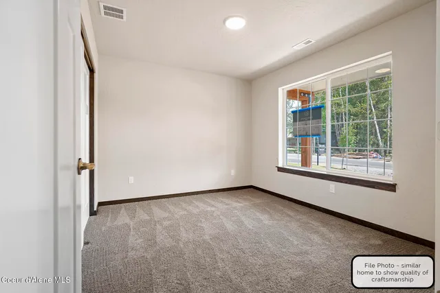 $484,900 | 2 East Valley Street, Oldtown, ID 83822