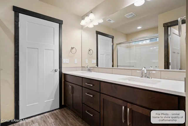 $484,900 | 2 East Valley Street, Oldtown, ID 83822