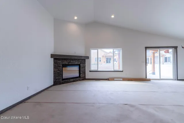 $484,900 | 2 East Valley Street, Oldtown, ID 83822