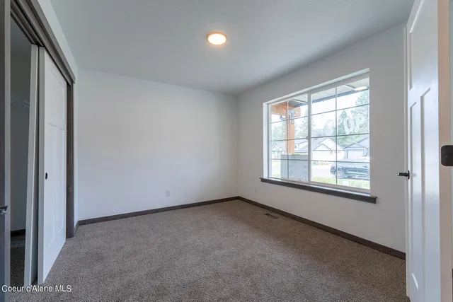 $484,900 | 2 East Valley Street, Oldtown, ID 83822