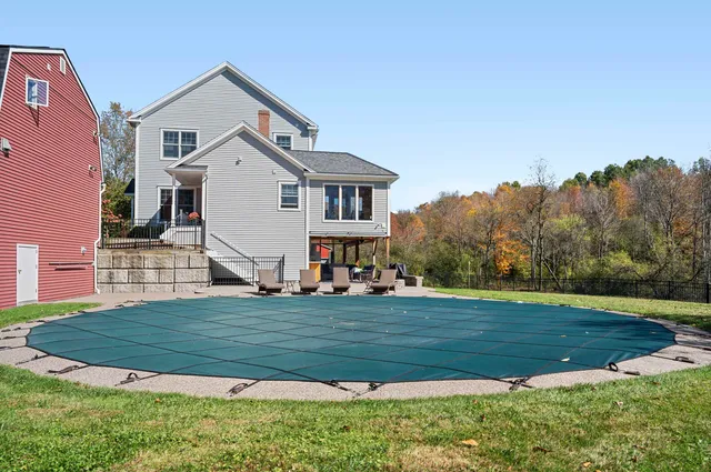 $950,000 | 975 Sanders Circle, East Montpelier, VT 05602