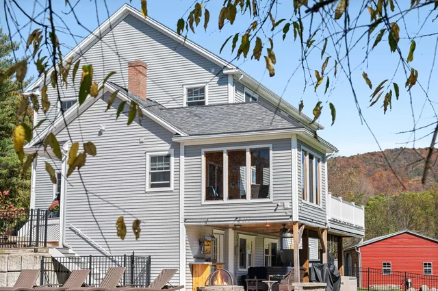 $950,000 | 975 Sanders Circle, East Montpelier, VT 05602