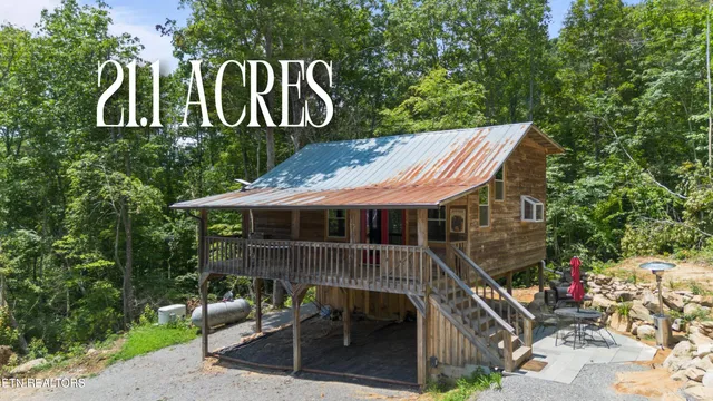 $639,900 | 184 Tecumseh Trail, Speedwell, TN 37870