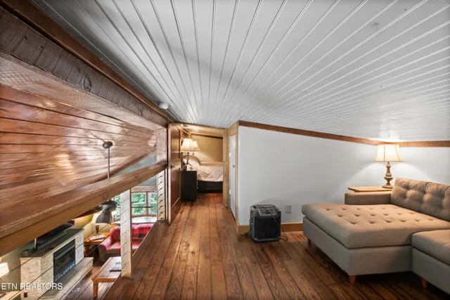 $639,900 | 184 Tecumseh Trail, Speedwell, TN 37870