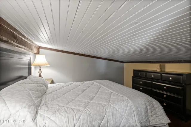 $639,900 | 184 Tecumseh Trail, Speedwell, TN 37870