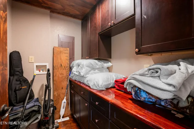 $639,900 | 184 Tecumseh Trail, Speedwell, TN 37870