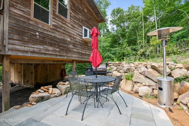 $639,900 | 184 Tecumseh Trail, Speedwell, TN 37870