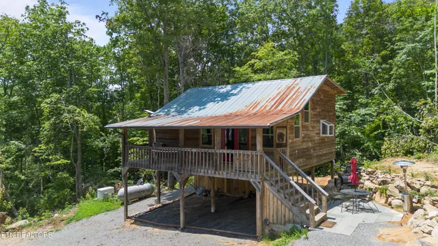 $639,900 | 184 Tecumseh Trail, Speedwell, TN 37870