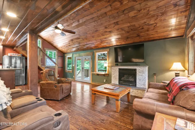 $639,900 | 184 Tecumseh Trail, Speedwell, TN 37870