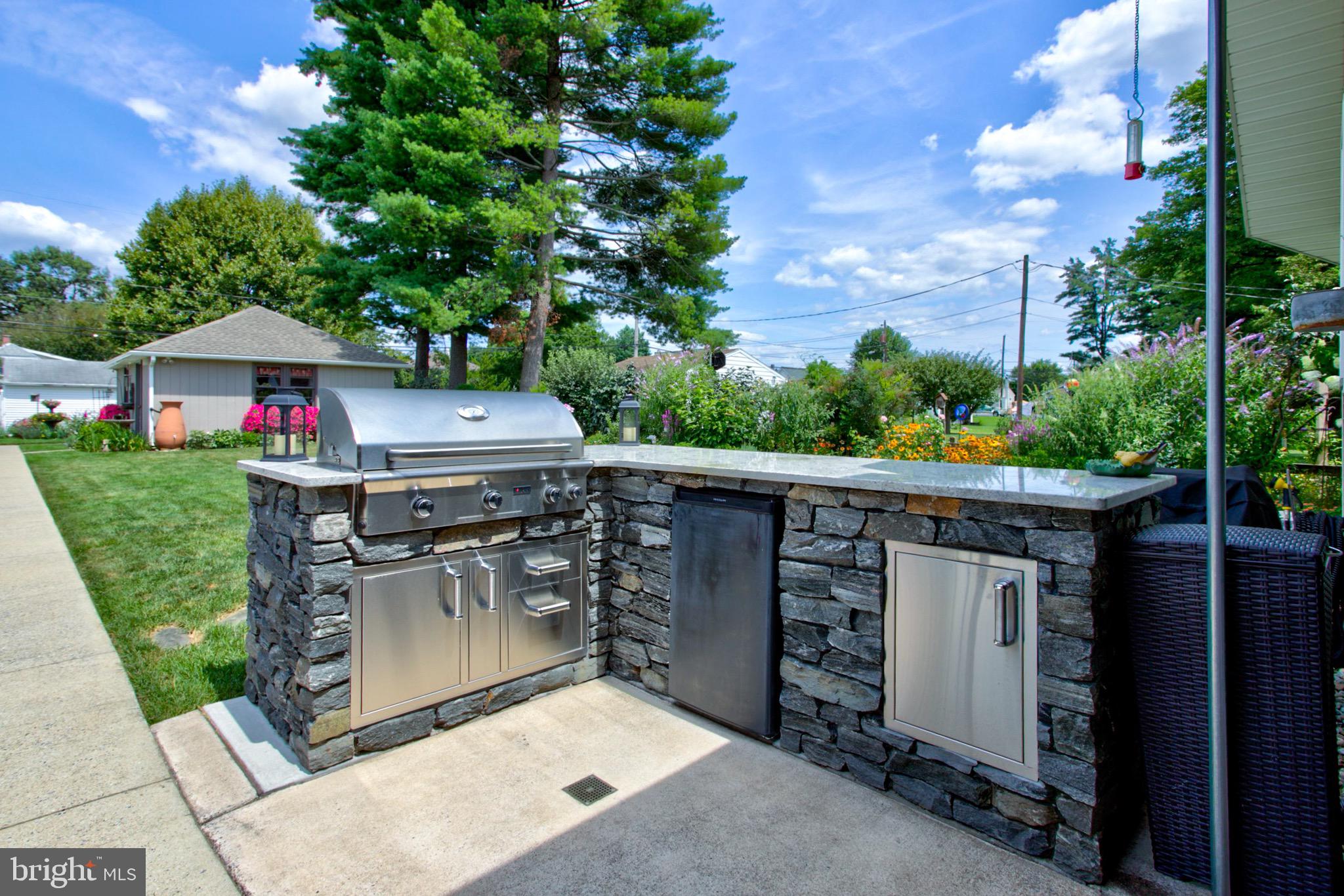 3 Runyon Road Hummelstown, PA 17036 - Photo 36 of 62 Outdoor Kitchen