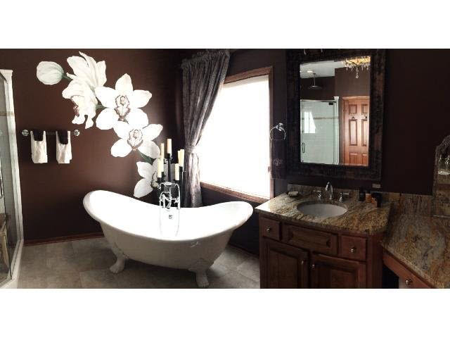 1853 Victoria Road South Mendota Heights, MN 55118 - Photo 9 of 18 Gallery Image 9
