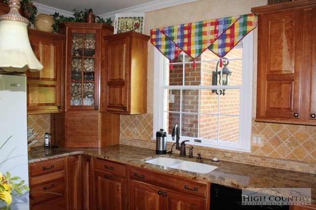 140 Arbor Lane Boone, NC 28607 - Photo 9 of 26 Gallery Image 9