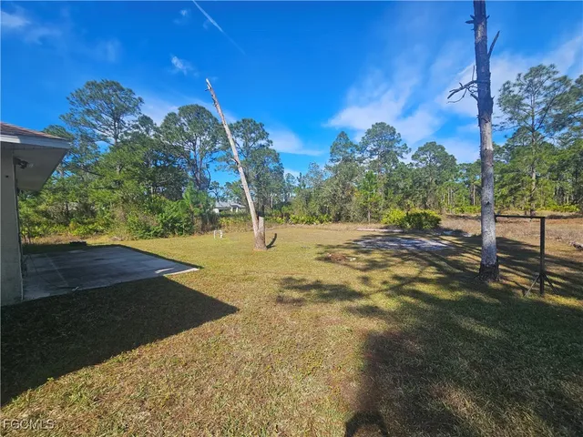 $1,800 | 1105 Florence Street East, Lehigh Acres, FL 33974