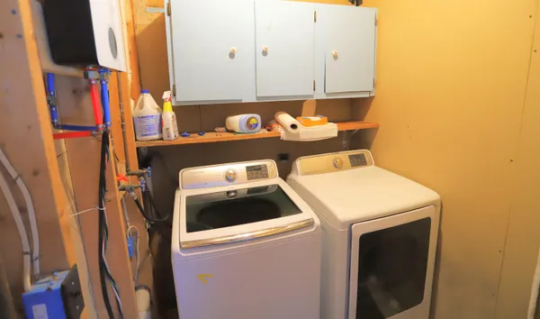 $179,900 | 12 Baraw Road, Lowell, VT 05847