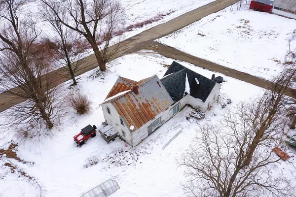 $179,900 | 12 Baraw Road, Lowell, VT 05847