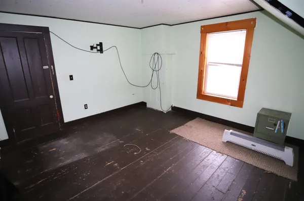 $179,900 | 12 Baraw Road, Lowell, VT 05847