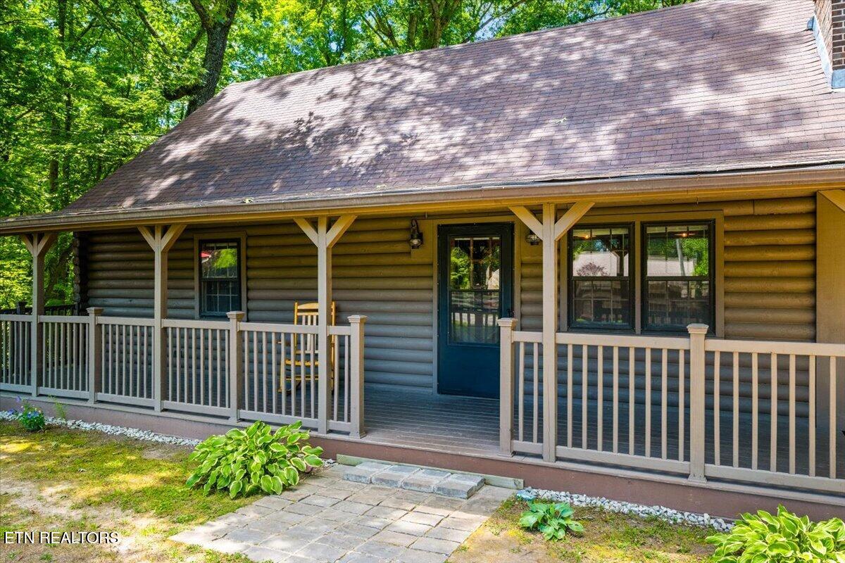 186 Indian Creek Road Jacksboro, TN 37757 - Photo 3 of 38 Front