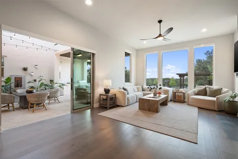 a view of walk in closet