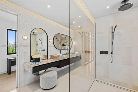 $6,995,000 | 5262 La Gorce Drive, Miami Beach, FL 33140