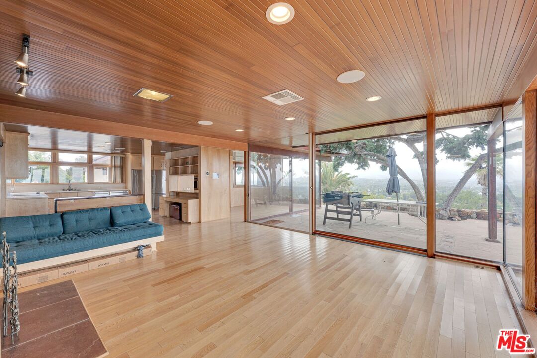 17728 Ridgeway Road Granada Hills, CA 91344 - Photo 9 of 54