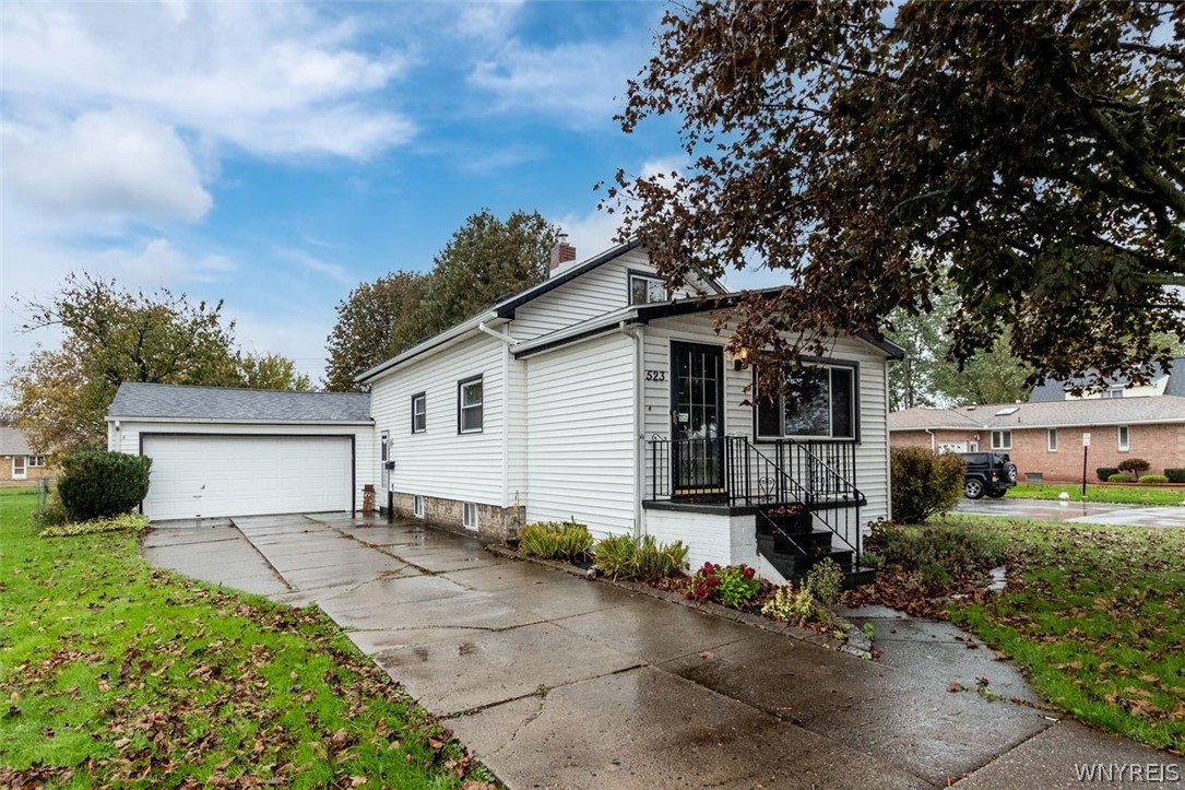 523 Martin Road Lackawanna, NY 14218 - Photo 1 of 1 Welcome to 523 Martin Road!