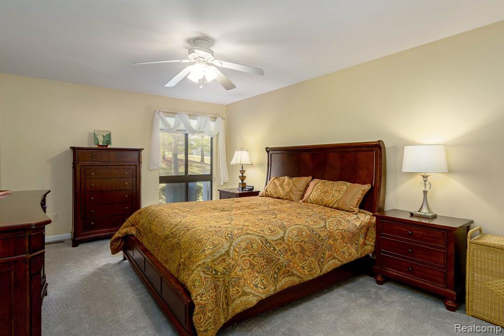 945 Wexford Way Rochester Hills, MI 48307 - Photo 13 of 26