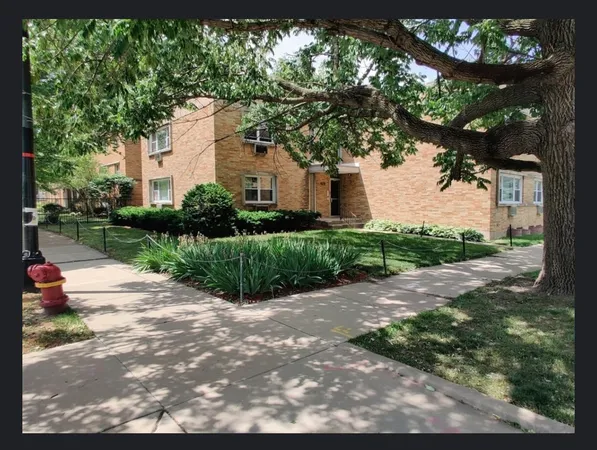 $1,700 | 2801 West Waveland Avenue, Unit 1B, Chicago, IL 60618