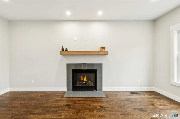 $849,600 | 592 Village Street, Bristol, CT 06010