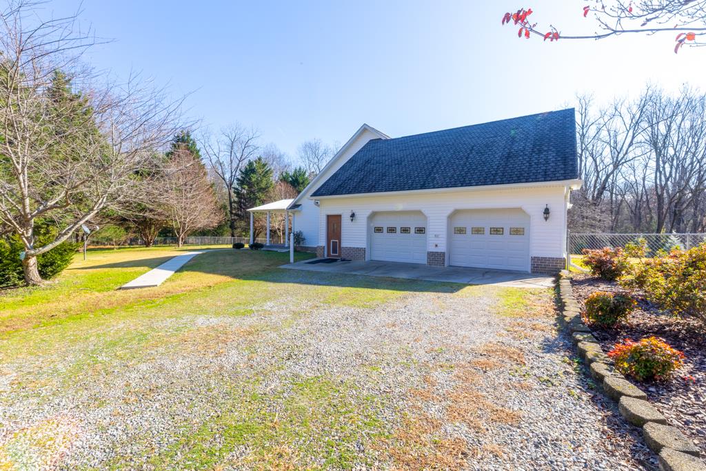 919 Country Club Road Crewe, VA 23930 - Photo 9 of 45 Gallery Image 9