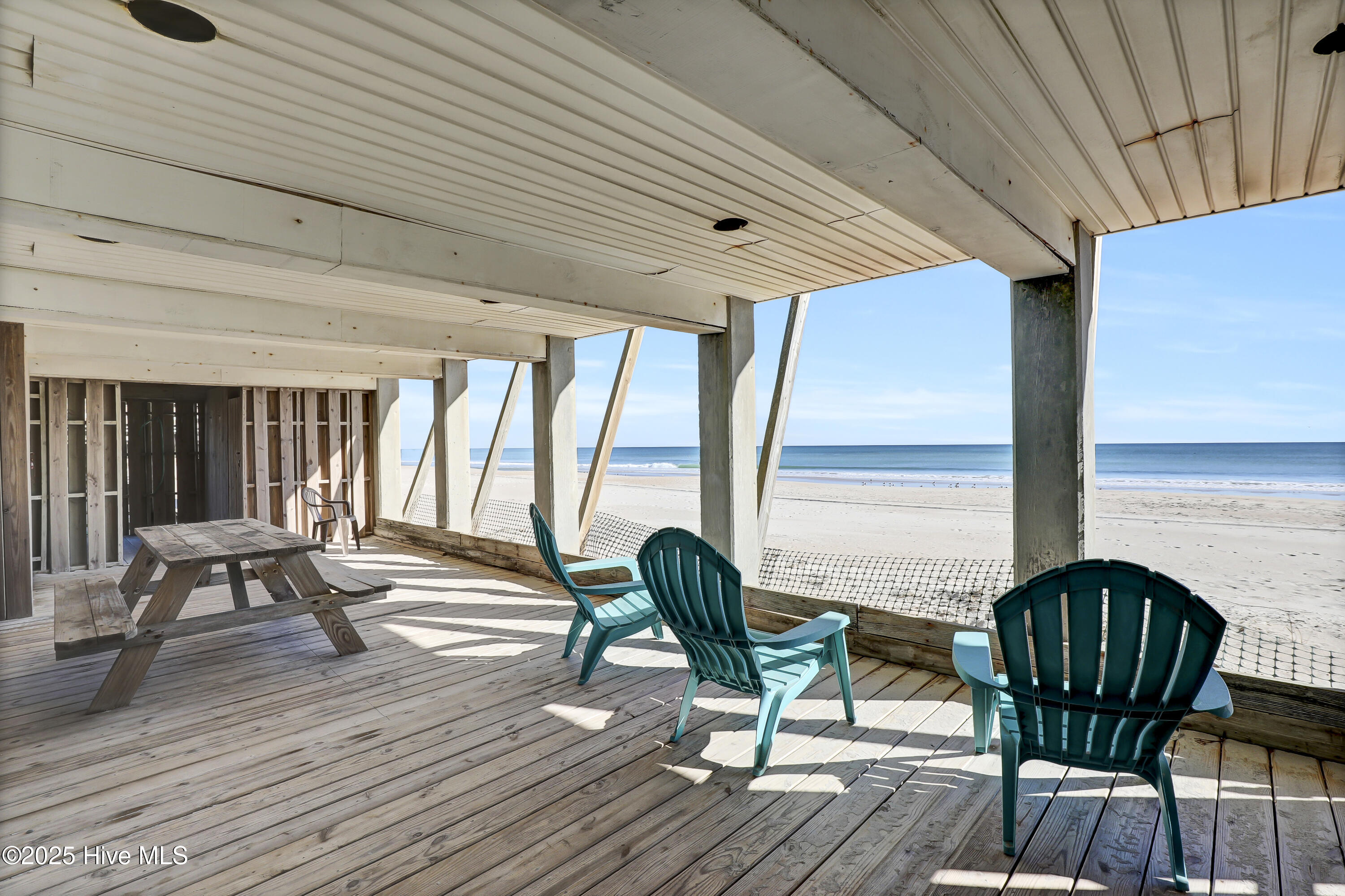 464 Topsail Road North Topsail Beach, NC 28460 - Photo 8 of 39 6G8A5511