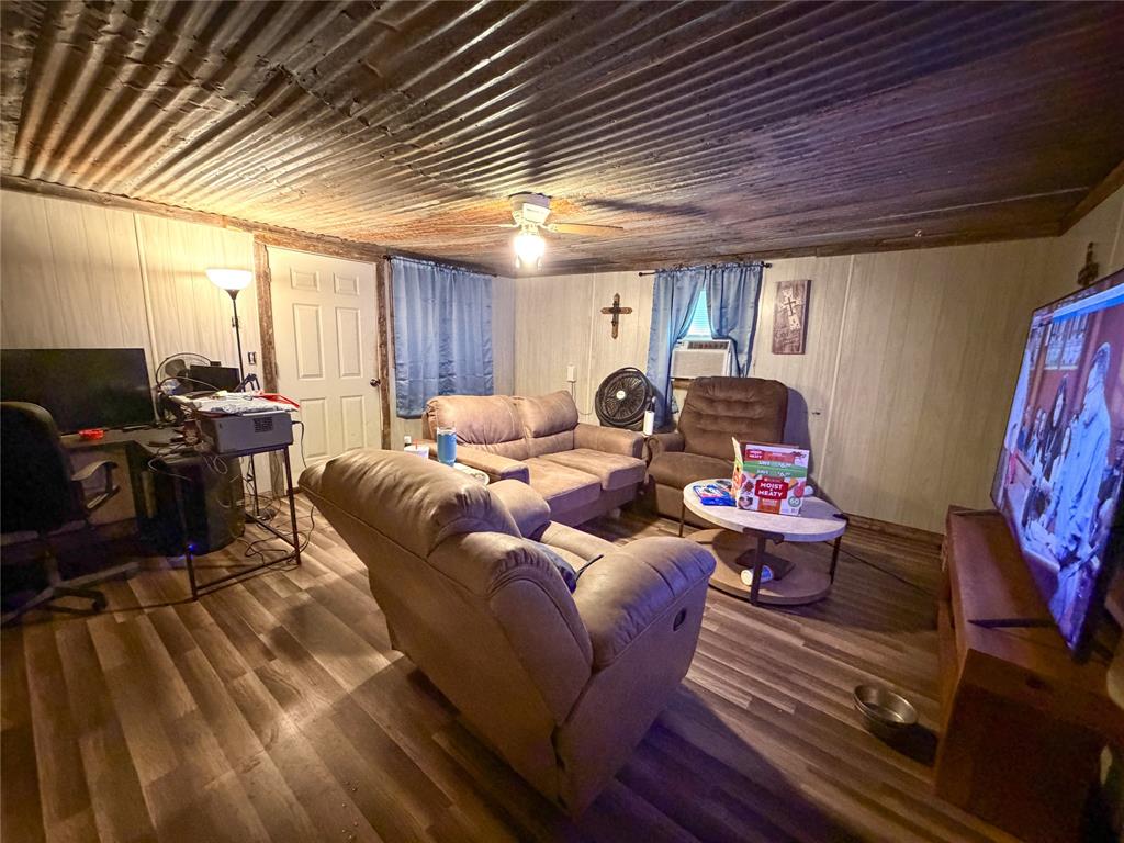 506 North Ave B Haskell, TX 79521 - Photo 3 of 13 a living room with furniture